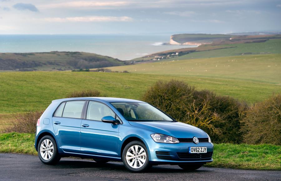  Volkswagen Golf TDi BlueMotion 2012 года  (UK) (фото 32 из 52)